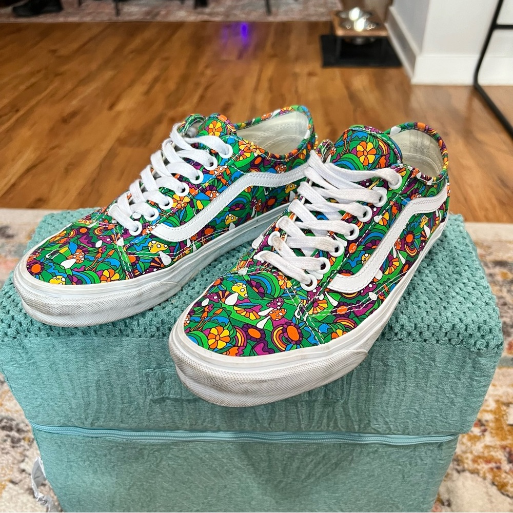 Vans old school psychedelic colorful cartoon mushroom skate shoes